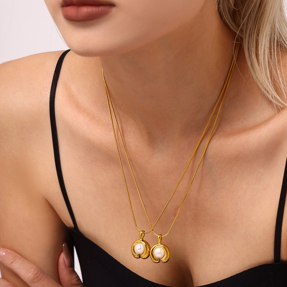 Collier pendentif en perle